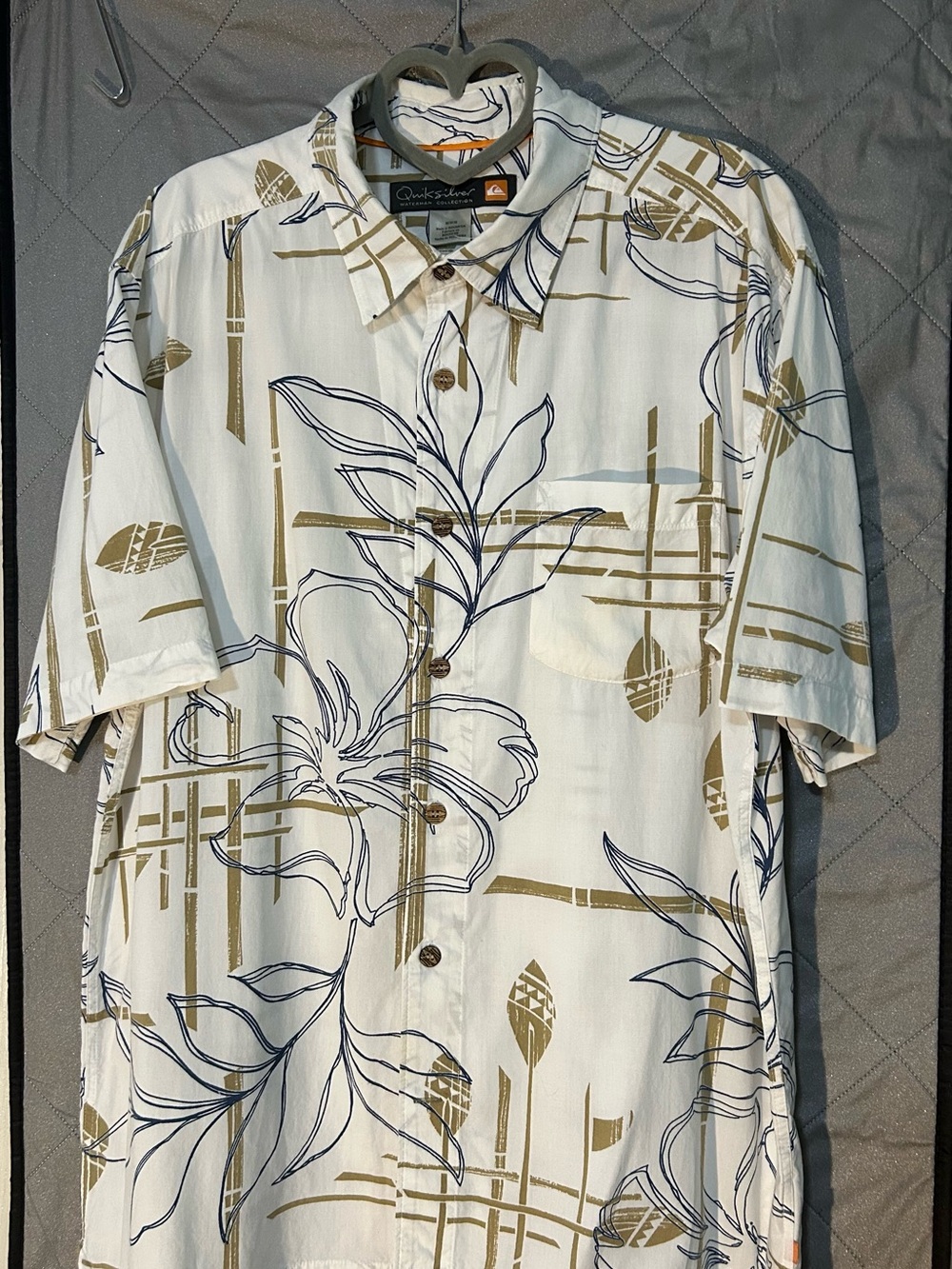 Quiksilver Waterman “Paddle Out”Tropical Print - Medium Short Short Sleeve